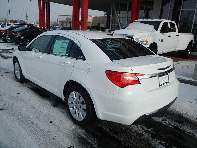 Chrysler 200 Unknown Sedan