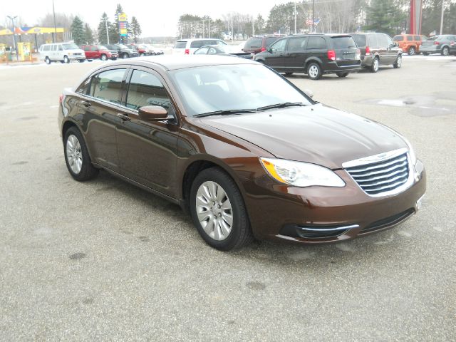 Chrysler 200 2013 photo 2