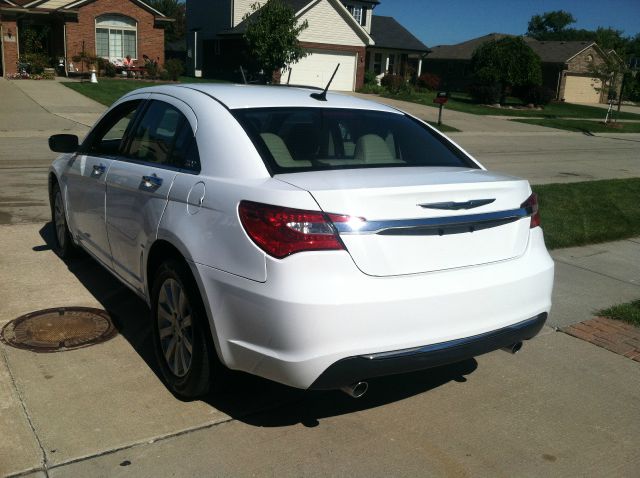 Chrysler 200 2013 photo 4