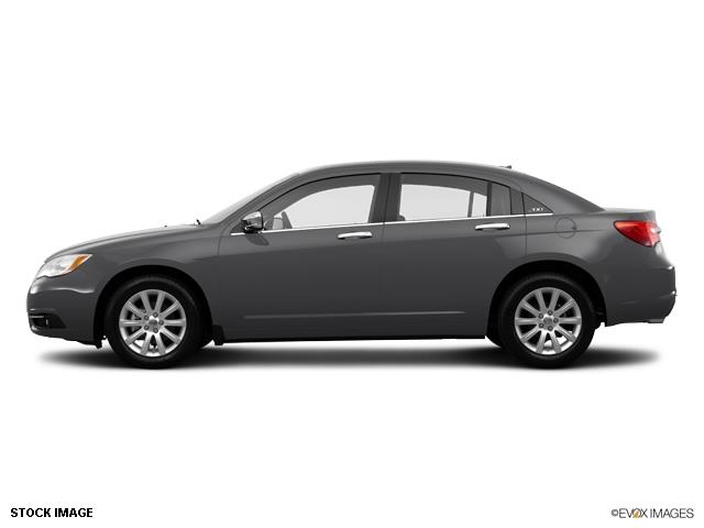 Chrysler 200 2014 photo 2