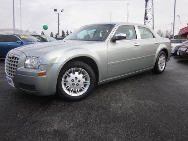 Chrysler 300 2005 photo 2