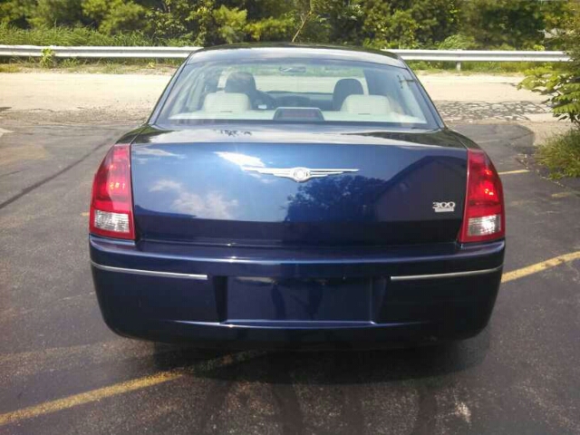 Chrysler 300 2005 photo 3