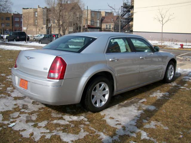 Chrysler 300 2005 photo 3