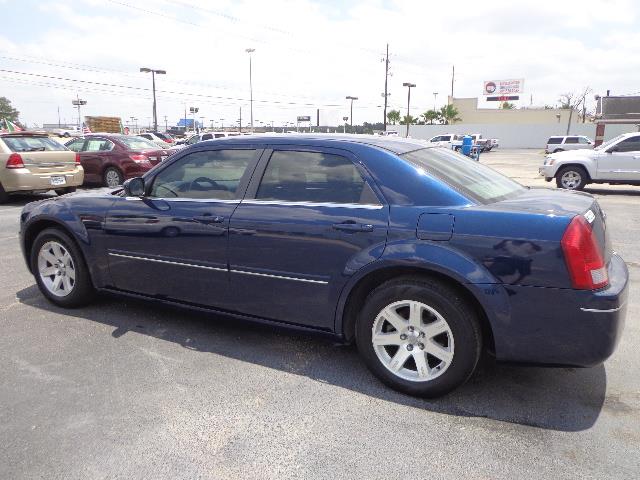 Chrysler 300 2005 photo 1