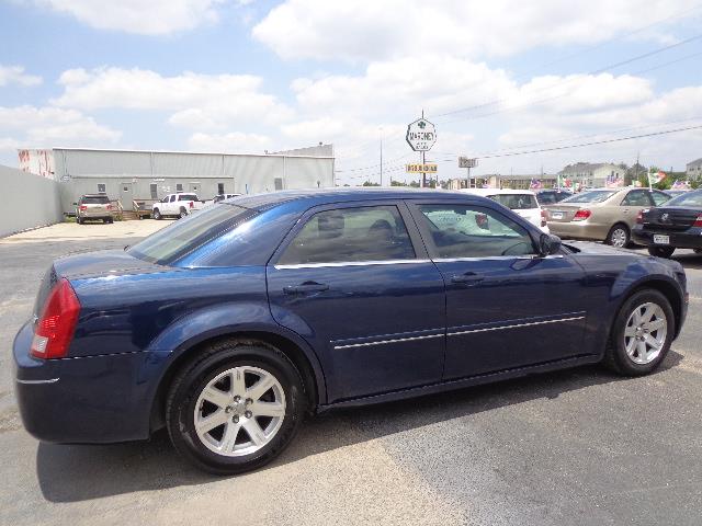 Chrysler 300 2005 photo 4