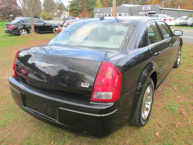 Chrysler 300 SLT 25 Sedan