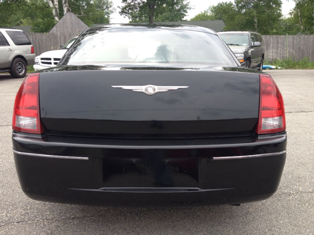 Chrysler 300 2005 photo 10