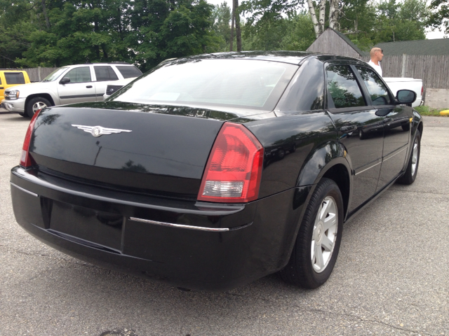 Chrysler 300 2005 photo 6