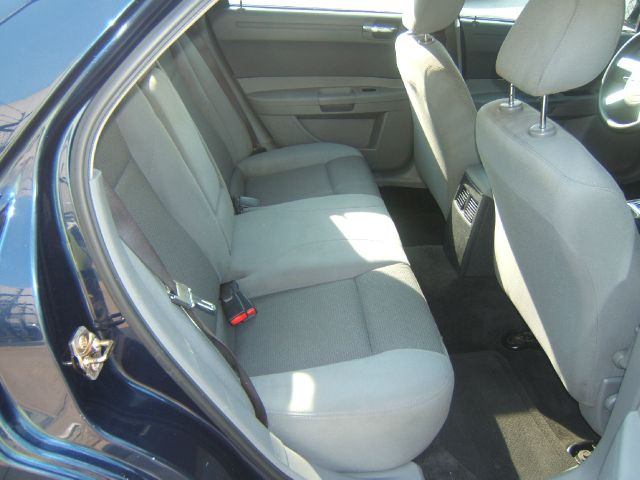 Chrysler 300 2005 photo 7