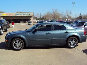 Chrysler 300 2005 photo 2