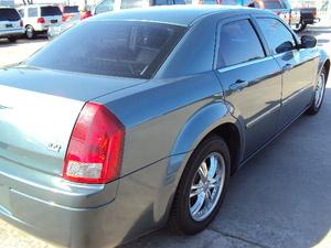 Chrysler 300 2005 photo 4