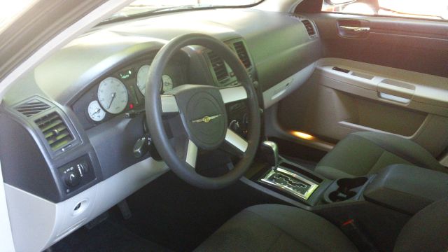 Chrysler 300 2005 photo 24