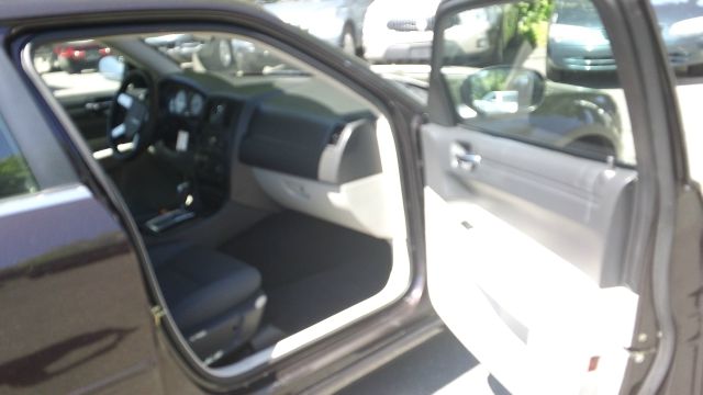 Chrysler 300 2005 photo 25