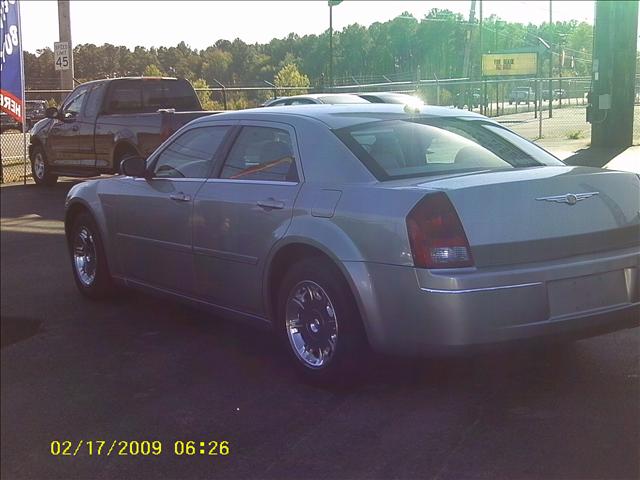 Chrysler 300 2005 photo 4