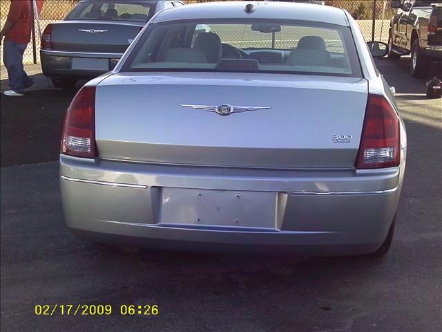 Chrysler 300 2005 photo 5