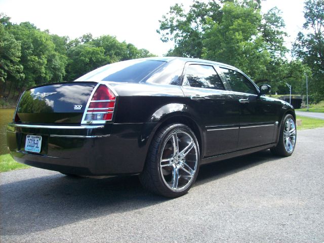 Chrysler 300 2005 photo 15