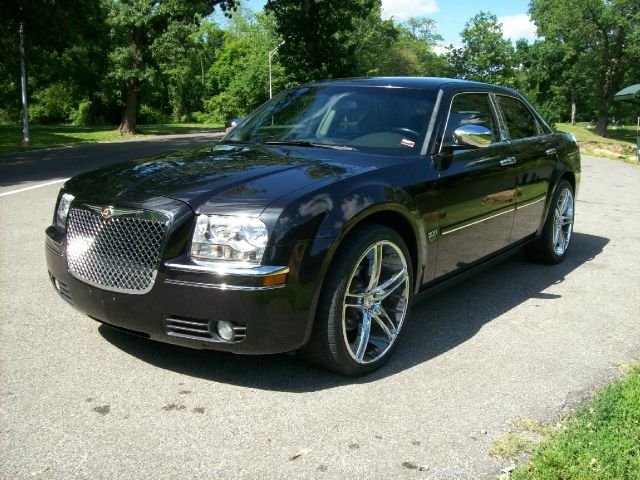 Chrysler 300 2005 photo 18