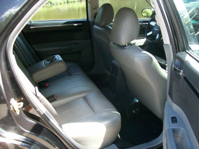 Chrysler 300 2005 photo 8