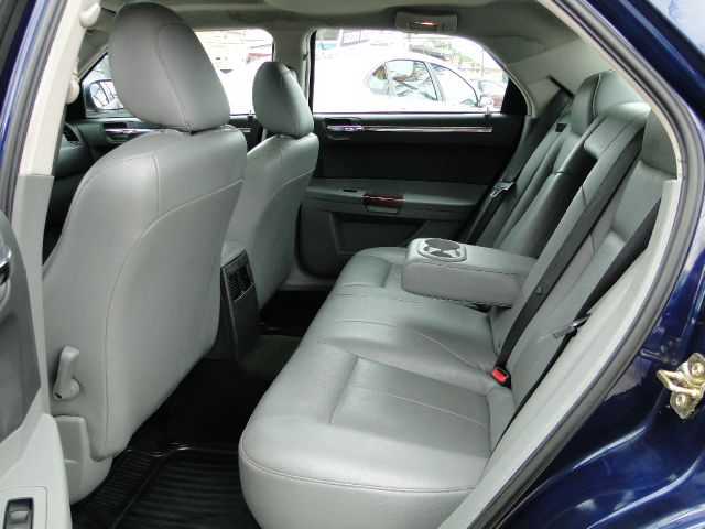 Chrysler 300 2005 photo 22