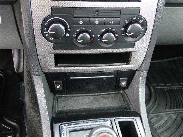 Chrysler 300 2005 photo 25