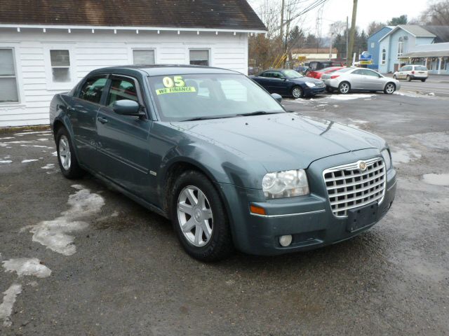 Chrysler 300 2005 photo 2