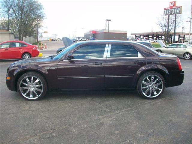 Chrysler 300 2005 photo 1