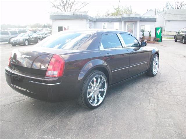 Chrysler 300 2005 photo 3