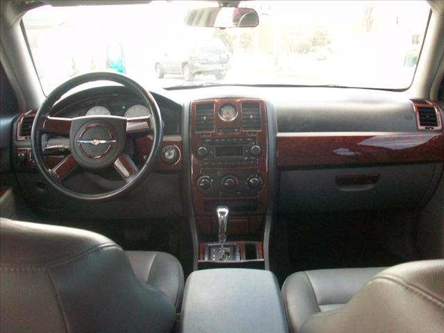 Chrysler 300 2005 photo 5