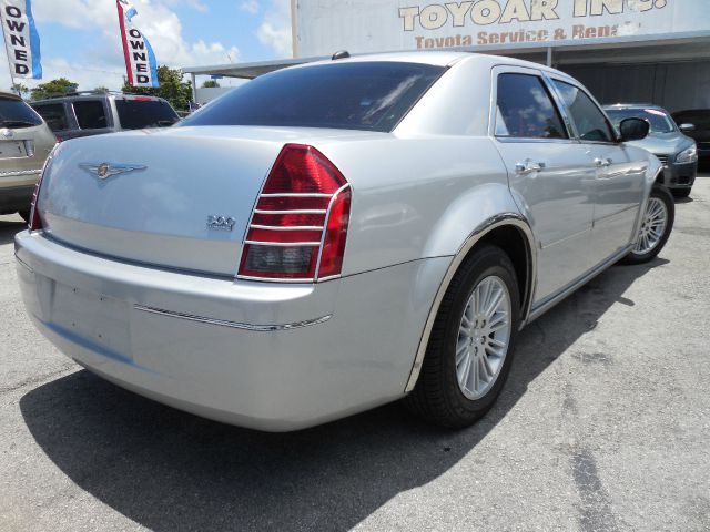 Chrysler 300 2005 photo 4