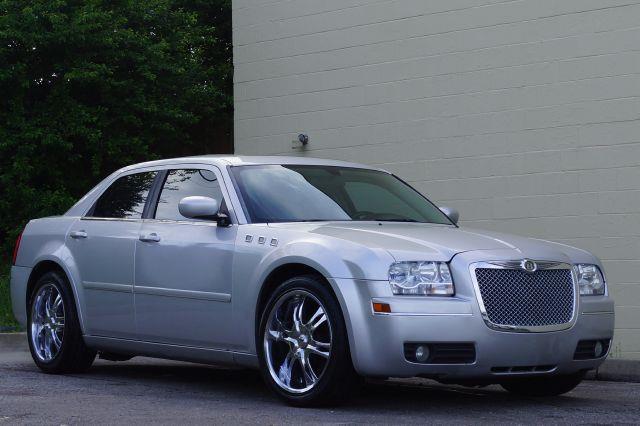 Chrysler 300 2005 photo 16