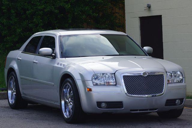 Chrysler 300 2005 photo 24