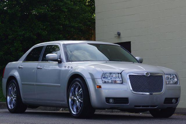 Chrysler 300 2005 photo 25