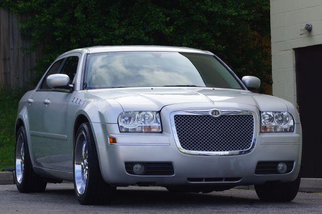 Chrysler 300 2005 photo 32