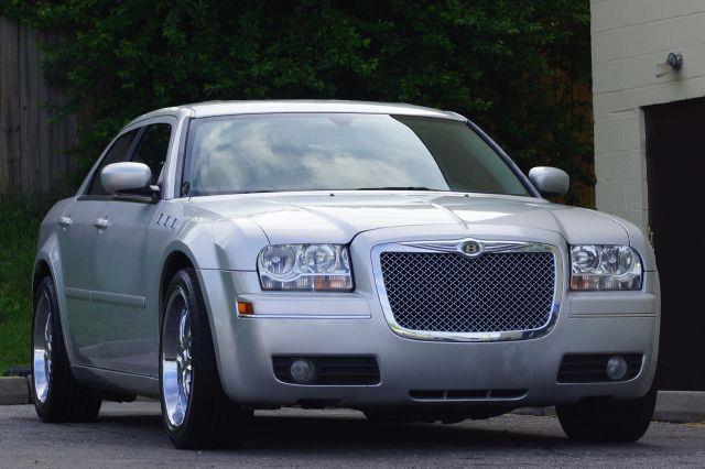 Chrysler 300 2005 photo 34