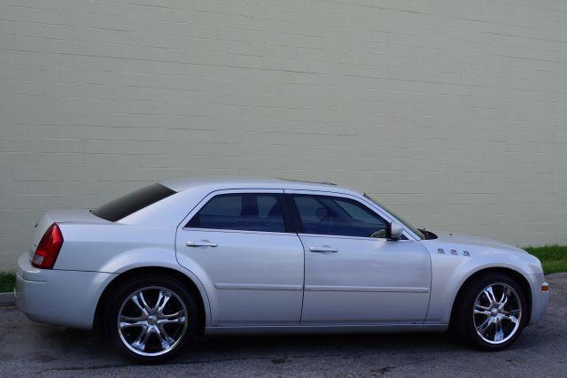 Chrysler 300 2005 photo 5