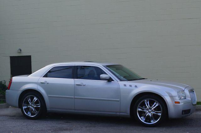 Chrysler 300 2005 photo 6