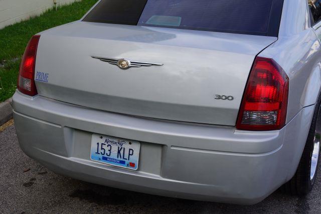 Chrysler 300 2005 photo 7