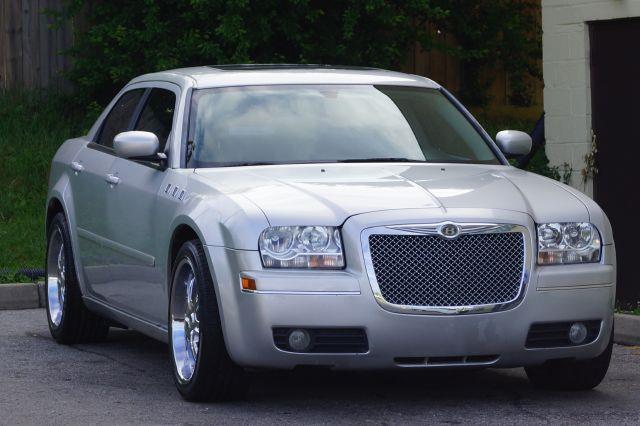 Chrysler 300 2005 photo 9