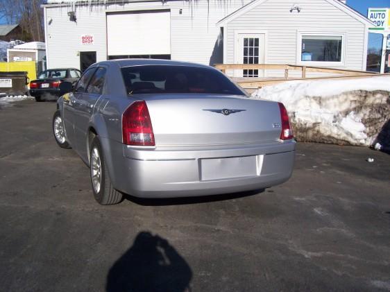 Chrysler 300 2005 photo 3