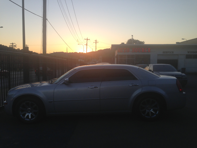 Chrysler 300 2005 photo 3