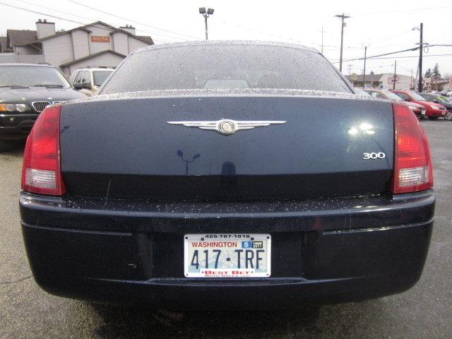 Chrysler 300 2005 photo 3