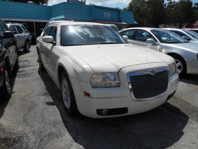 Chrysler 300 2005 photo 1