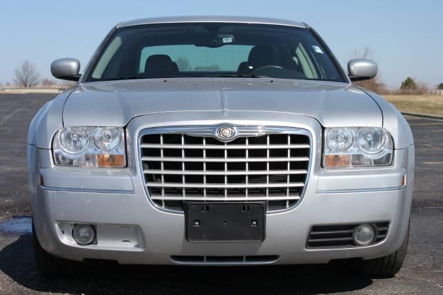 Chrysler 300 2005 photo 1