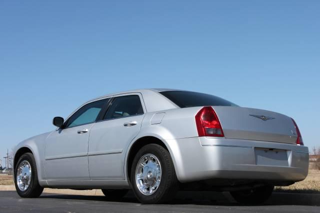 Chrysler 300 2005 photo 4