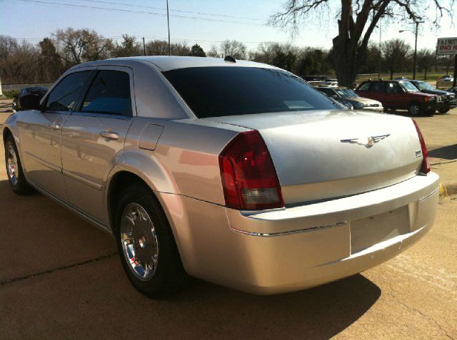 Chrysler 300 2005 photo 15