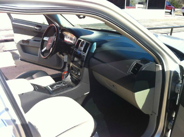 Chrysler 300 2005 photo 6