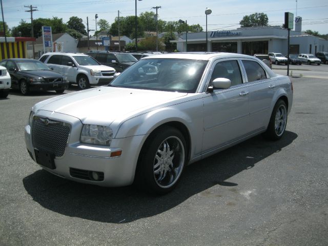 Chrysler 300 2005 photo 13