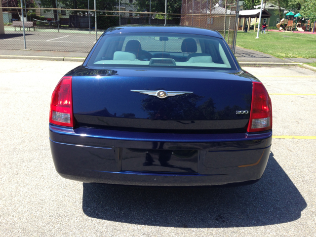 Chrysler 300 2005 photo 9