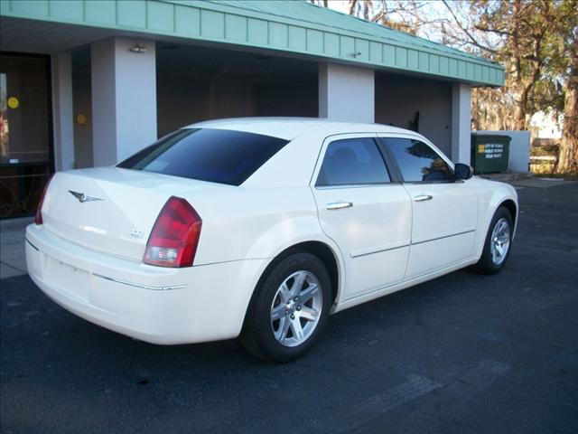 Chrysler 300 2005 photo 1