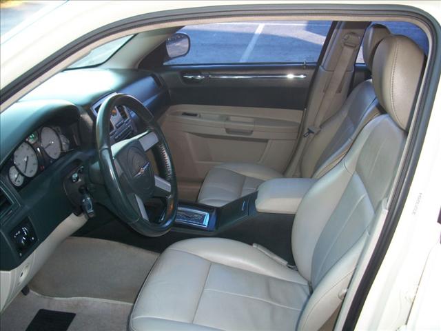 Chrysler 300 2005 photo 4